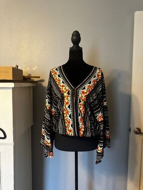 Boho V-Neck Floral Stripe Women's Top in Black and Cream